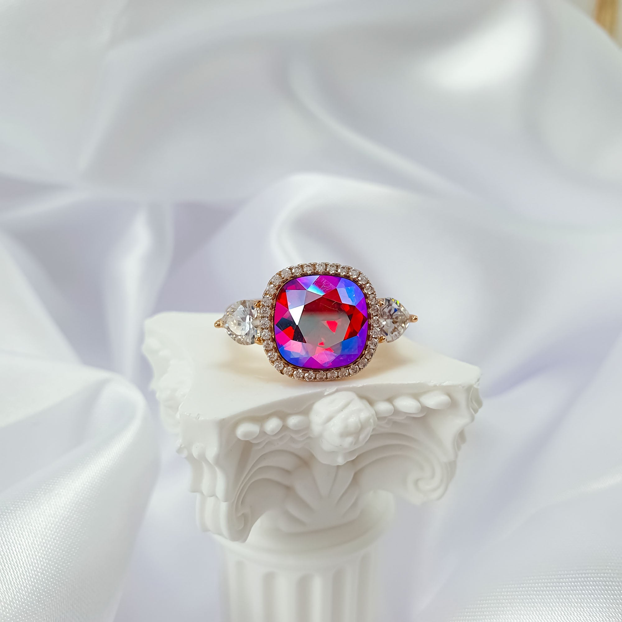 Elegantas rotas ar Swarovski kristāliem sievietēm – ikdienai un svētkiem