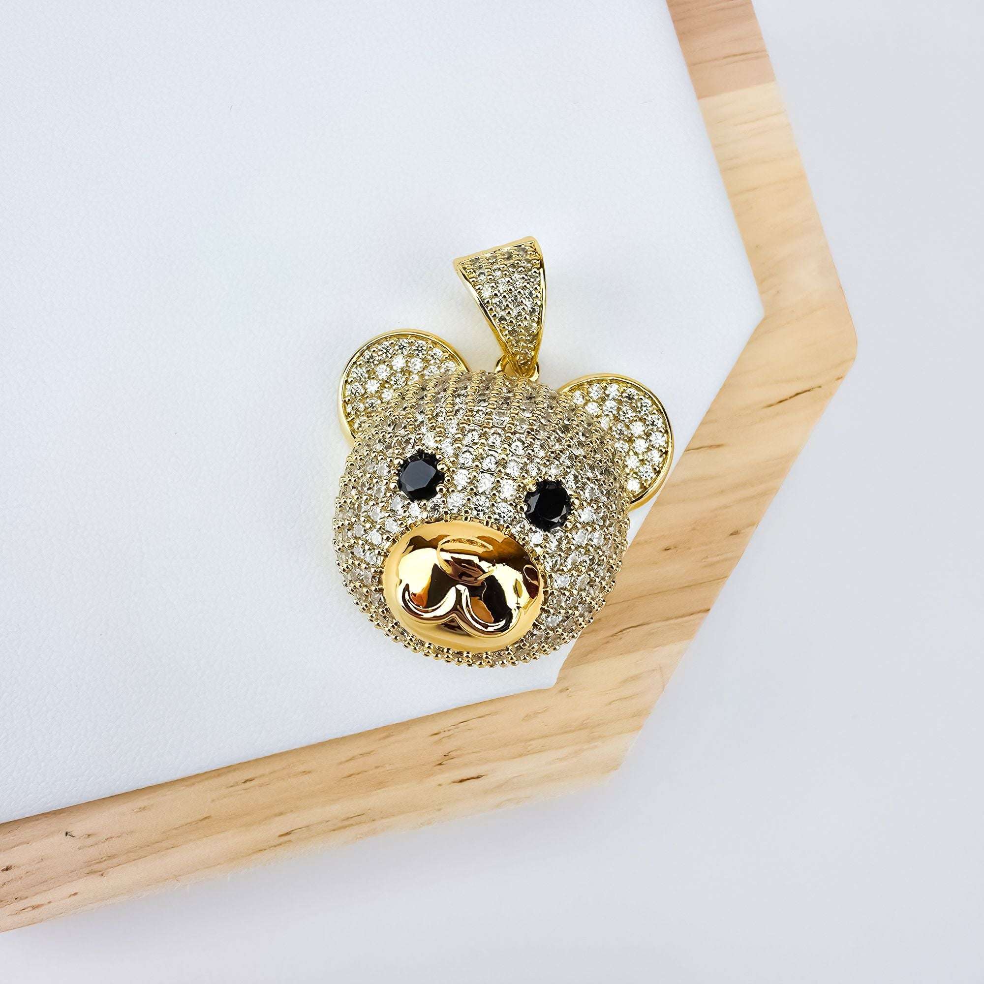 Hipoalerģisks sieviešu kulons ar rotaļīgu lāča dizainu un 14k zelta spīdumu