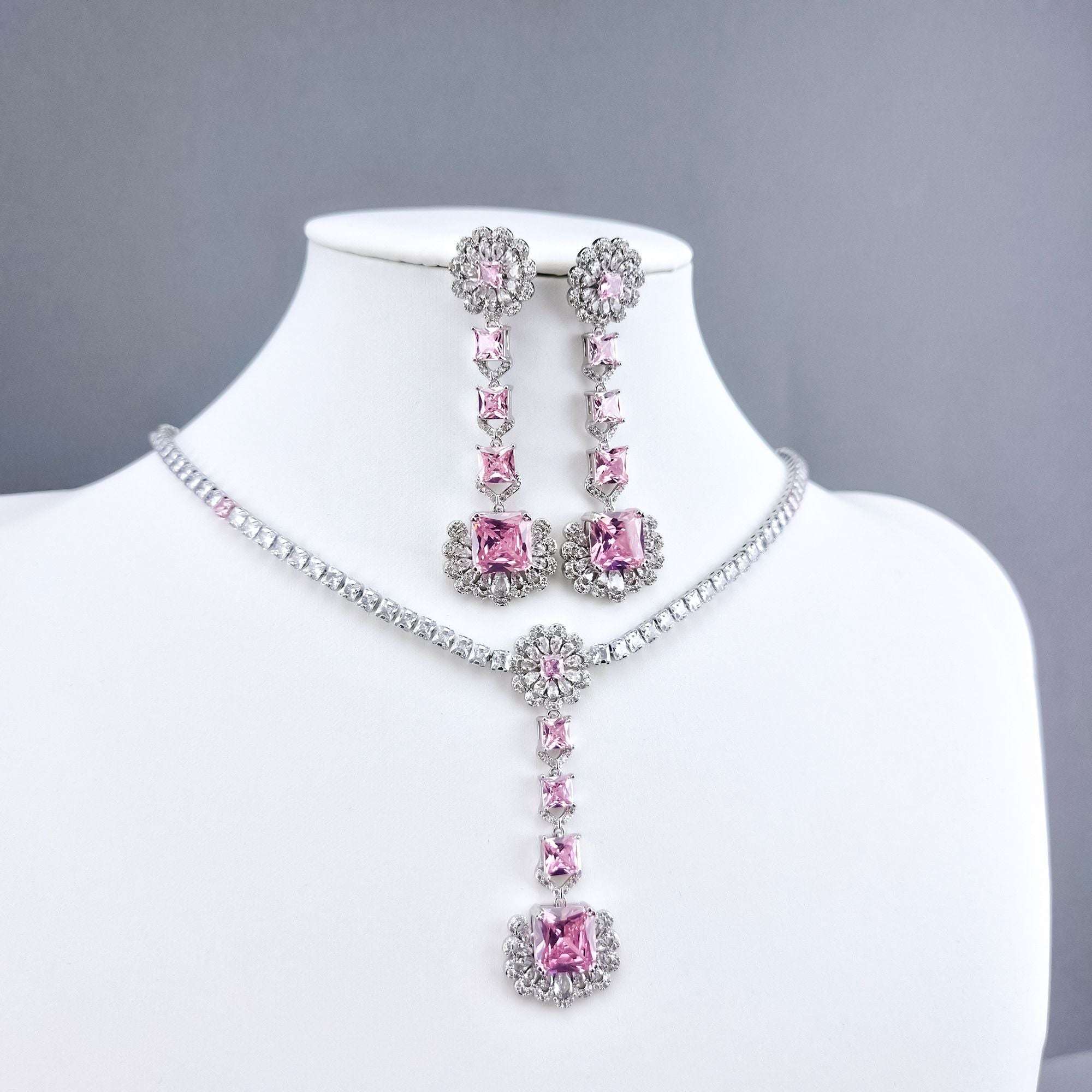 Eleganti auskari ar rozā Swarovski kristāliem