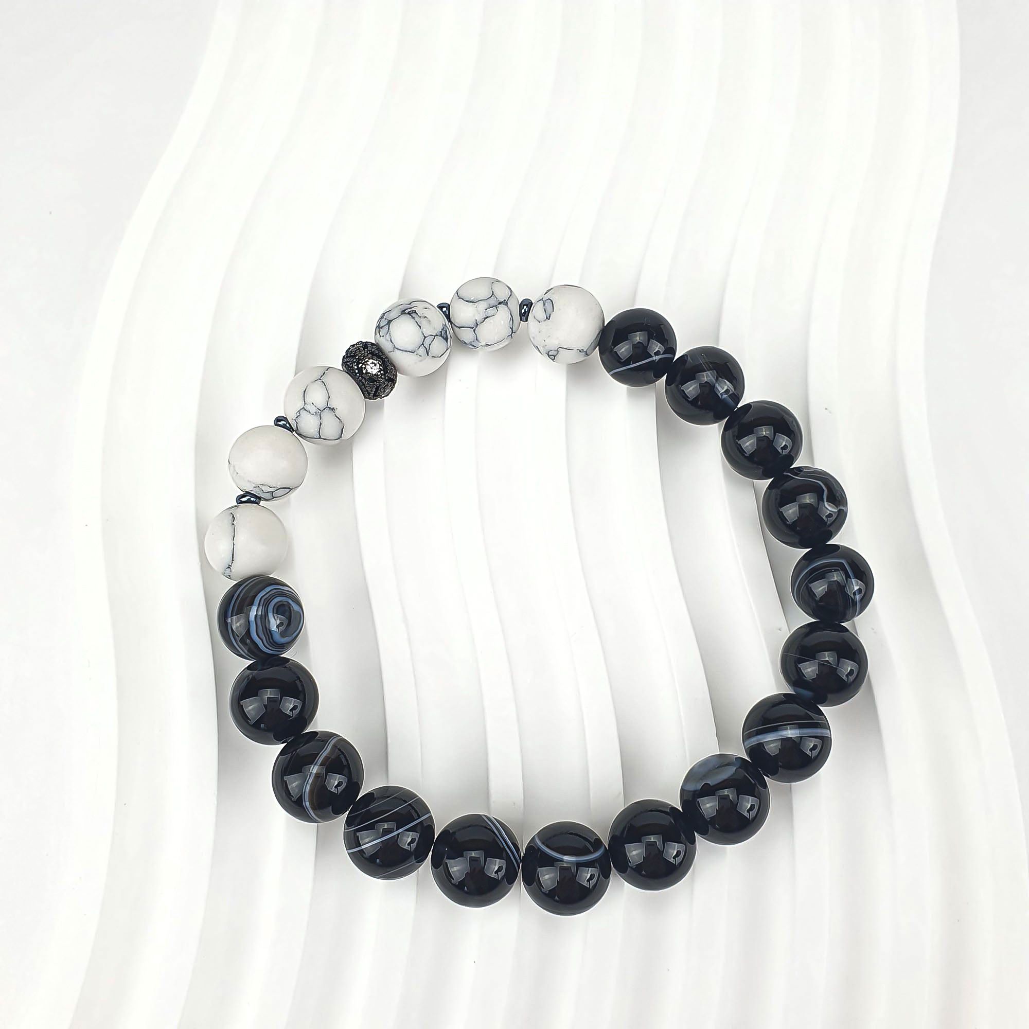 Agāts: aizsargājošs akmens, kas veicina iekšējo spēku un līdzsvaru