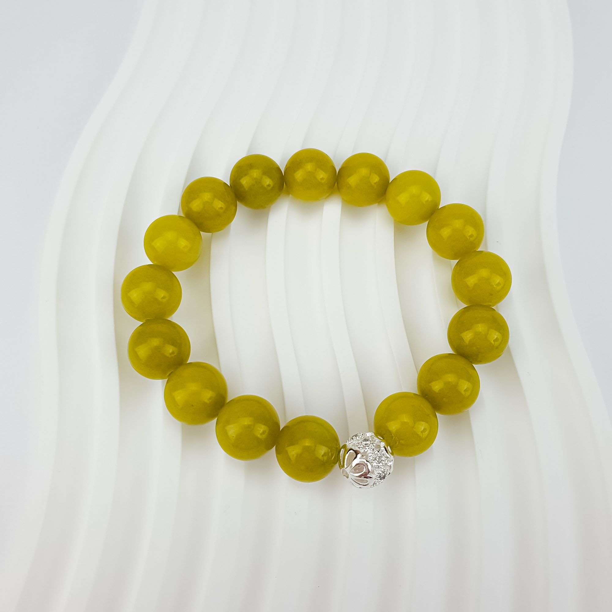 Krāsots ķīniešu nefrīts (kvarcs) sinepju krāsā