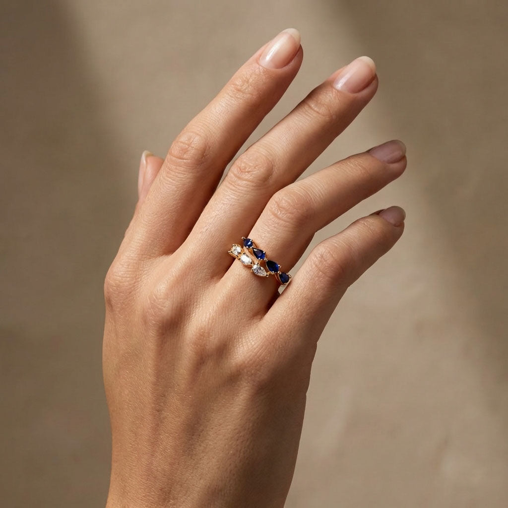 Akcentinis žiedas su mėlynais cirkoniais