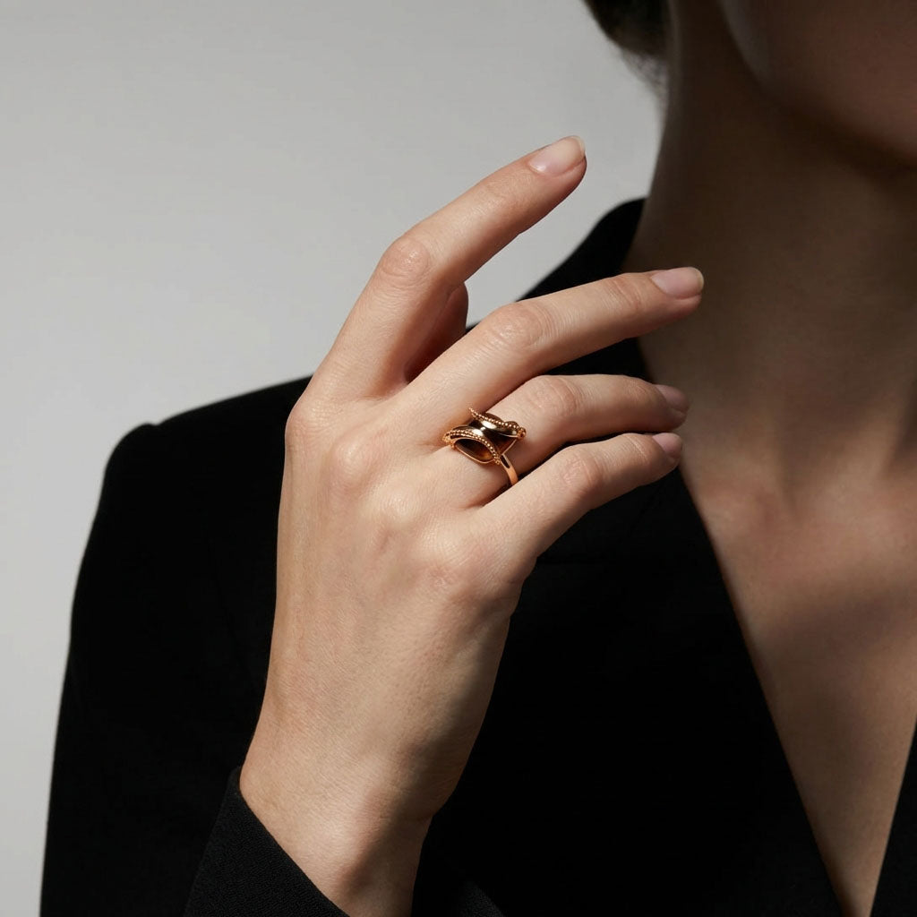 Кольцо с цирконом кофейного оттенка