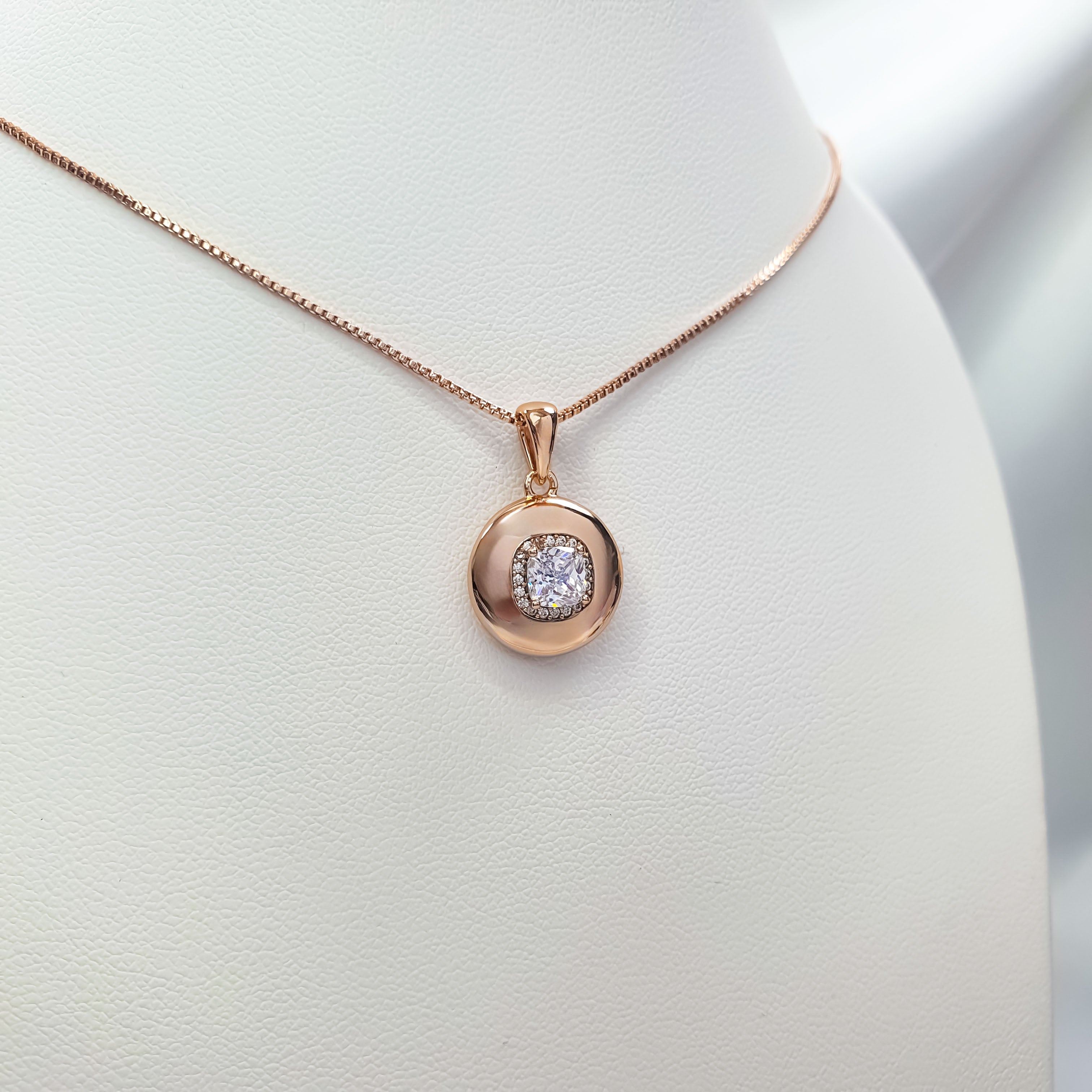 18K zelta pārklājuma rota ar ģeometrisku kvadrāta un apļa dizainu