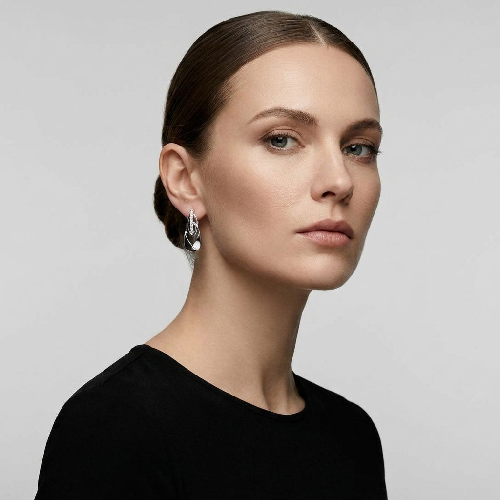 Geometriskā dizaina auskari ar angļu slēdzeni