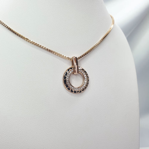 Eksotiska dizaina sieviešu rota ar 18K zelta pārklājumu un melnu emalju