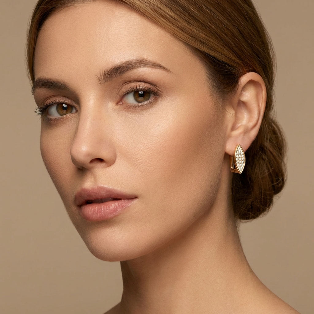 Subtilūs lapo formos auskarai