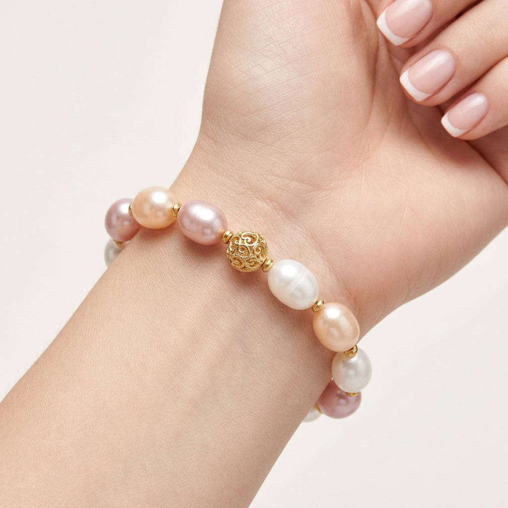 Pastelinių tonų perlų apyrankė