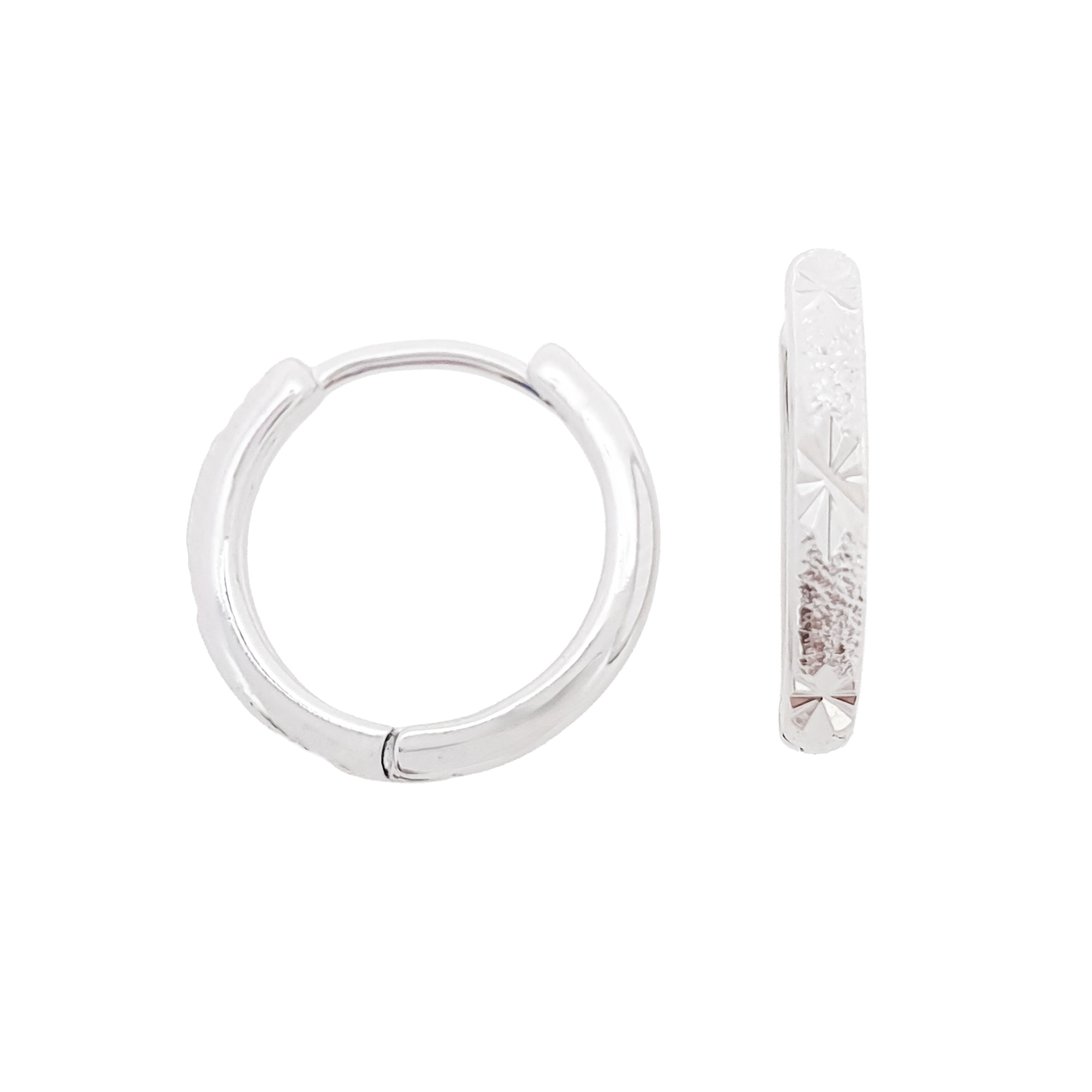 Sudraba krāsas riņķu auskari ar zvaigžņu gravējumu un platīnas pārklājumu