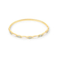 Cietā bangle rokassprādze ar ovālu posmu dizainu, 14k zelta pārklājumu un akmeņu spīdumu